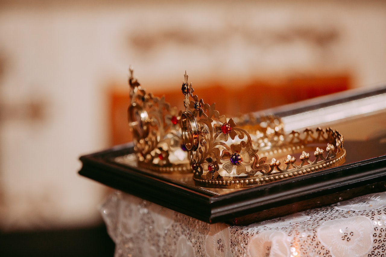 Šta znači sanjati krunu?